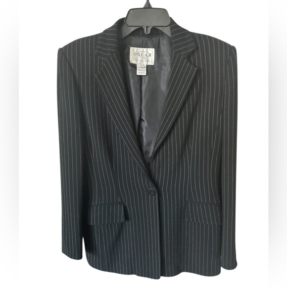 Oscar de la Renta Black Pinstripe Women's Blazer size 4 - Picture 3 of 9